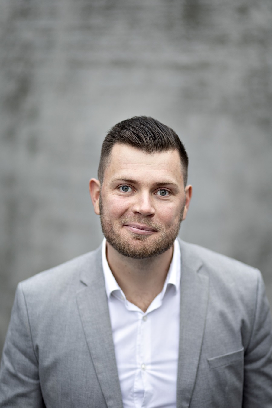 ChristianQvick3-1280x1920-portrait