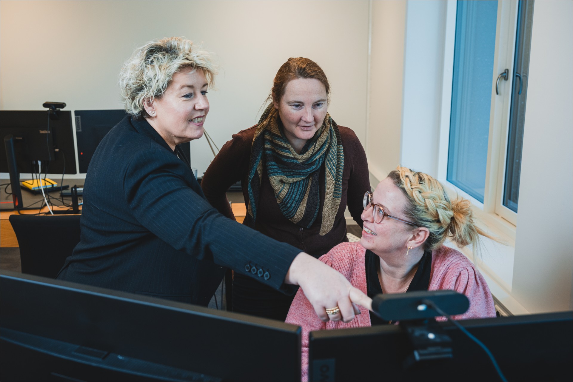 Dandiag007_landscape_1920x1280