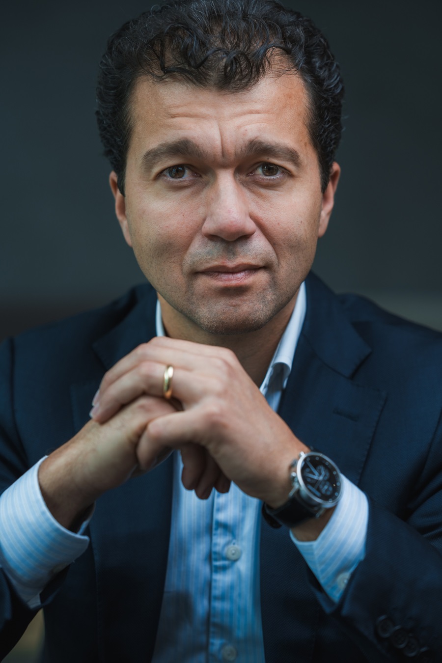 DariushRezai002_portrait_1920x1280