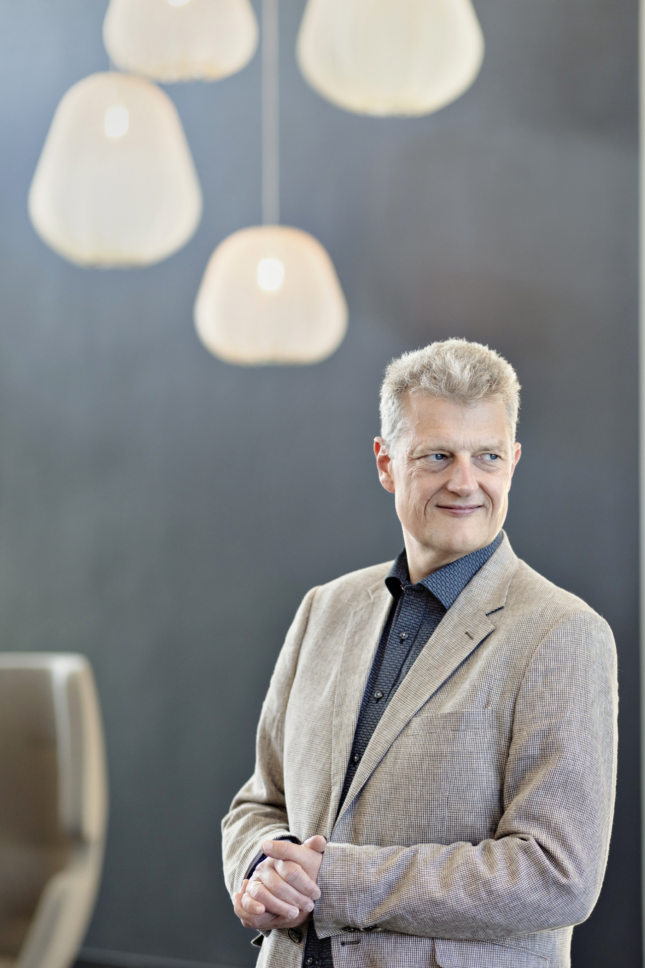 HenrikMogensen02_portrait_1280x1920