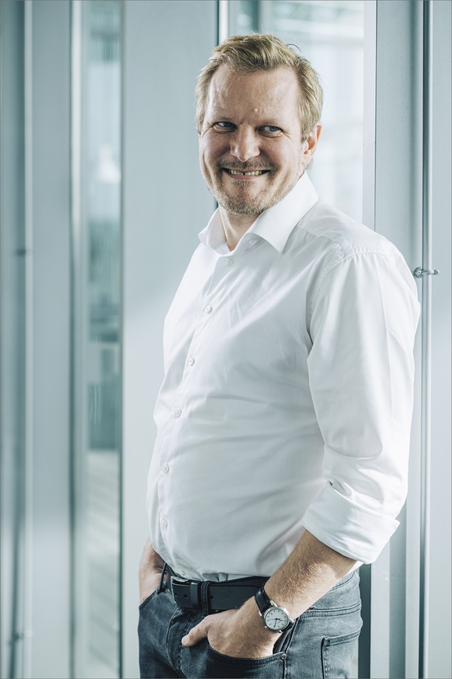 KasperHolten04_portrait_1920x1280