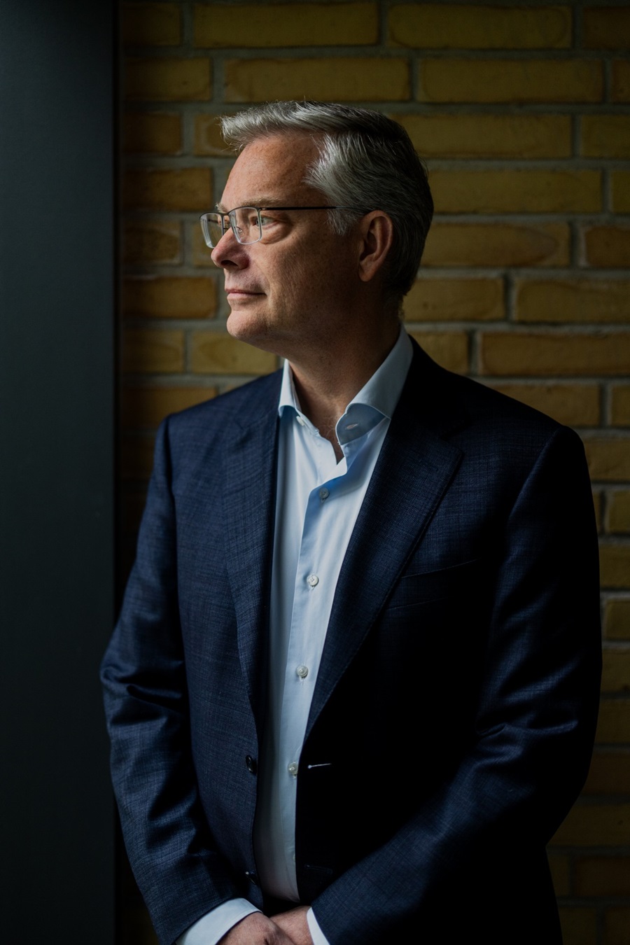 MarkLuscombe016-1280x1920-portrait--1
