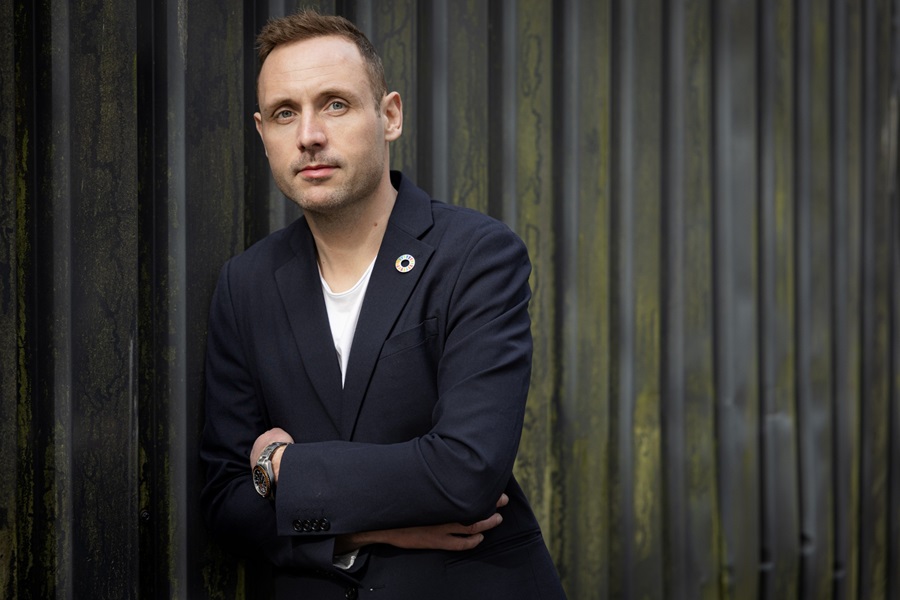 PeterHjelm01-1920x1280-landscape