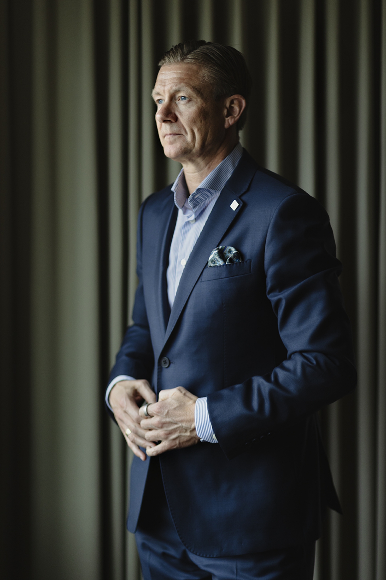 PoulDueJensen02_portrait_1280x1920