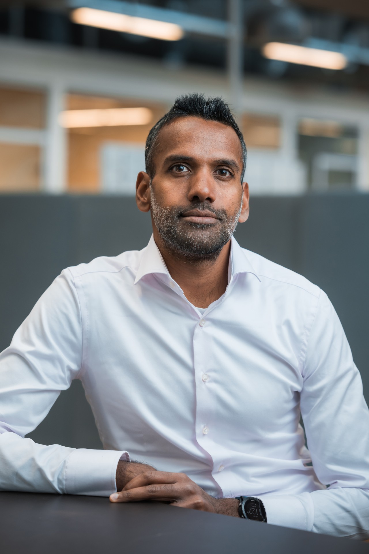 Tuk001-1280x1920-portrait