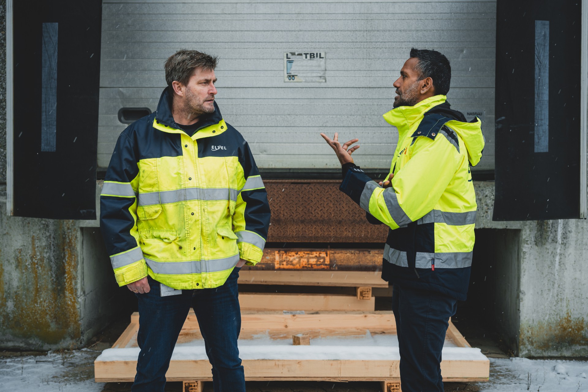 Tuk006-1920x1280-landscape