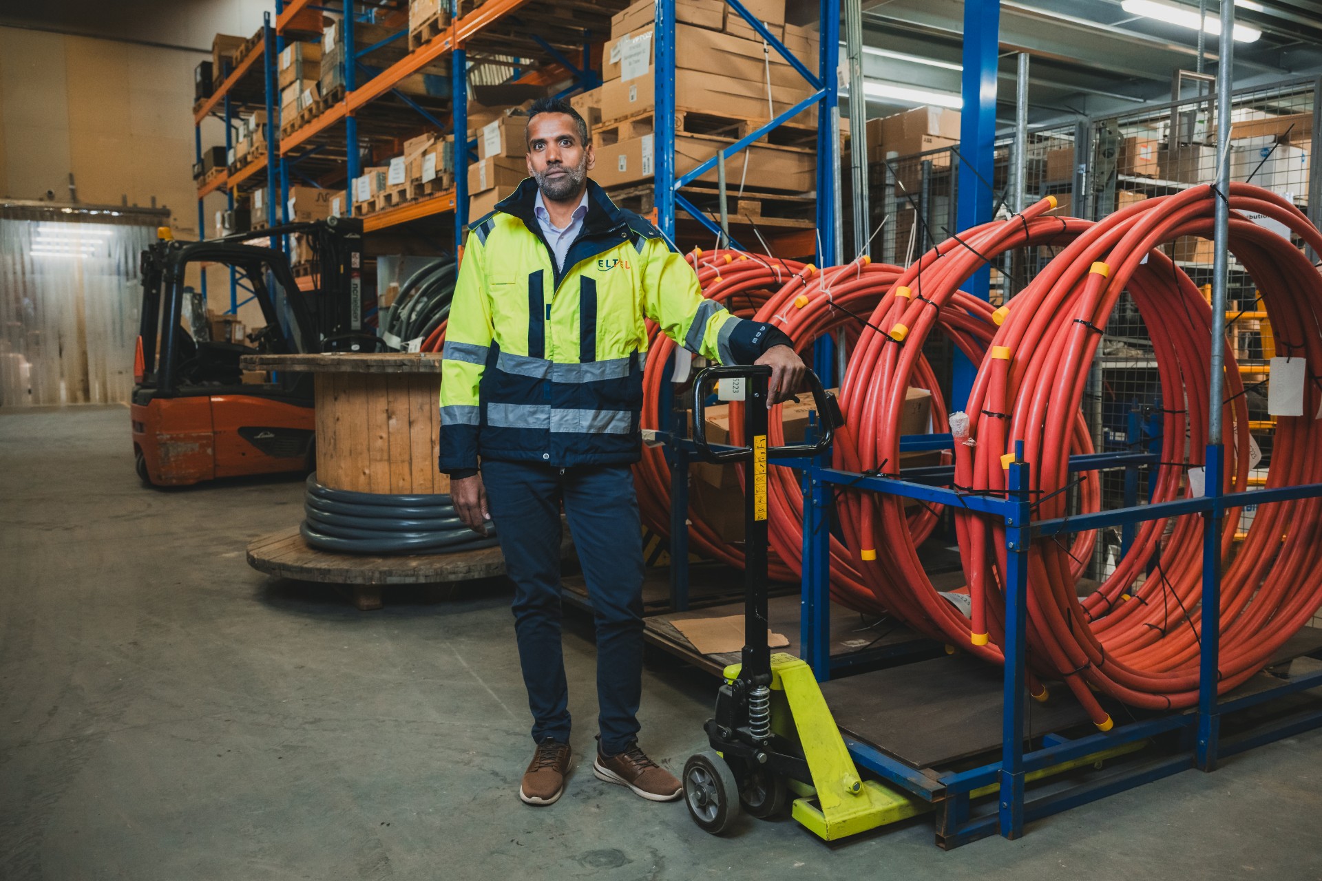 Tuk010-1920x1280-landscape