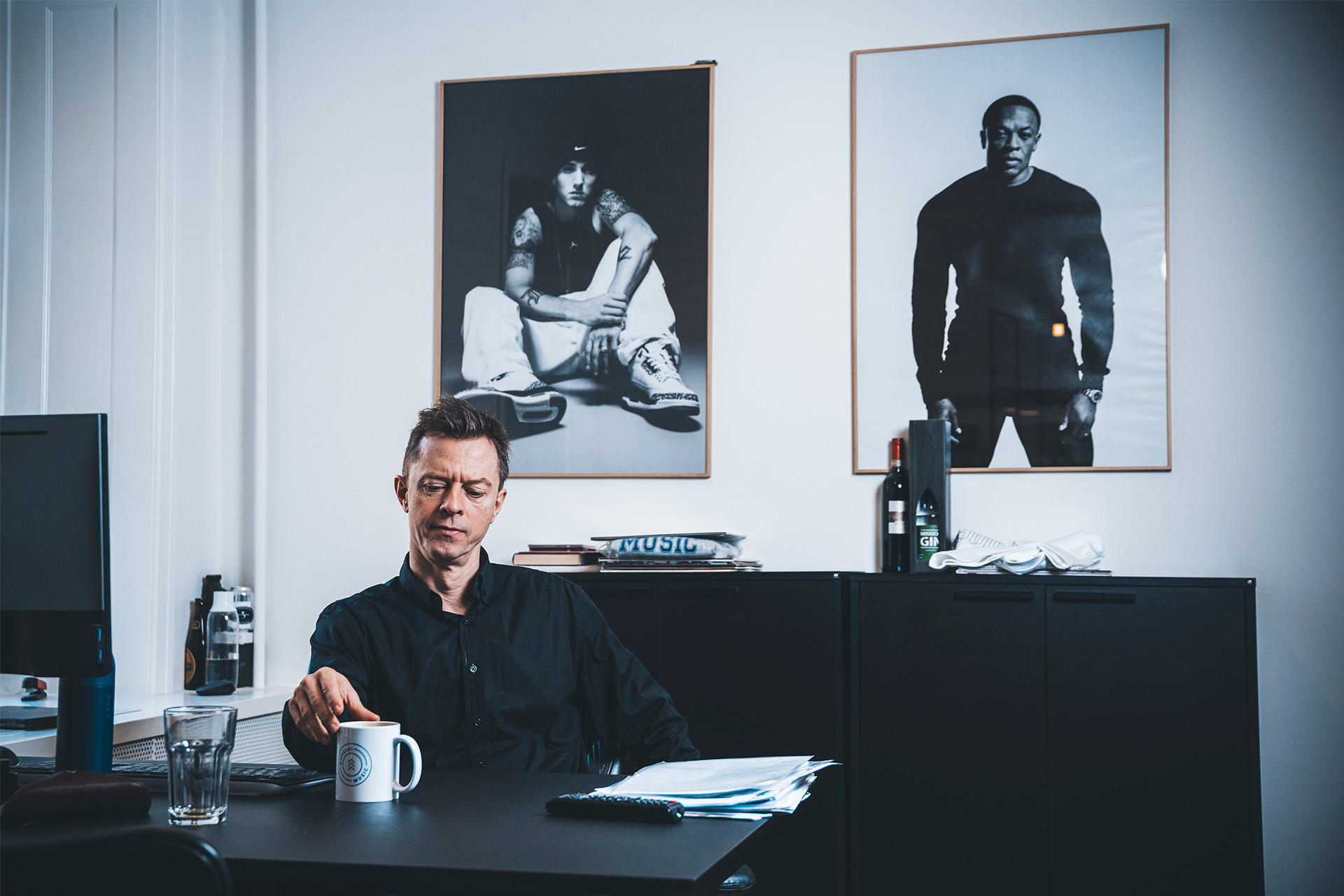 Casper Bengtson sidder ved sit skrivebord