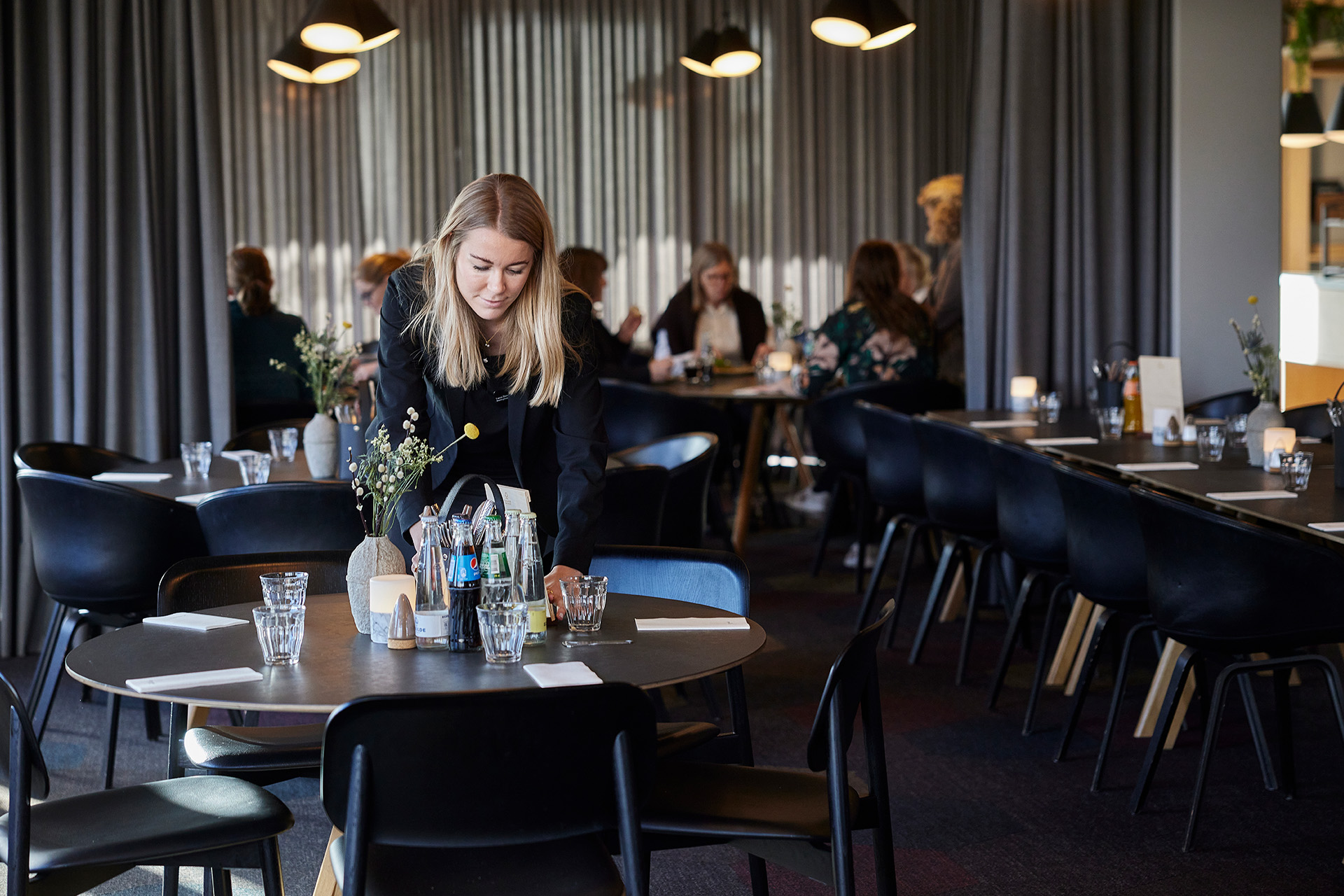 Medarbejdere på Comwell gør klar til gæster