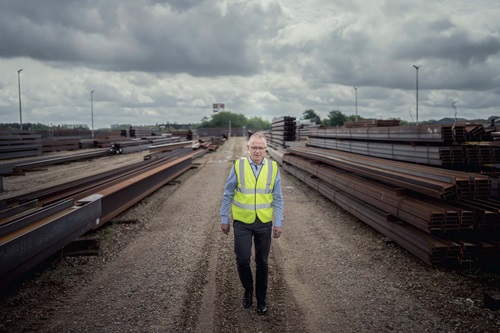 Torben Larsen ansætter tidligere kriminelle hos Give Steel