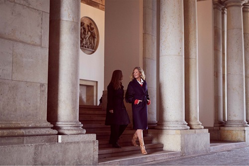 Vibeke Lunding-Gregersen og Louise Dinesen er værter på Lederstof.dk's podcast Lederhjerne