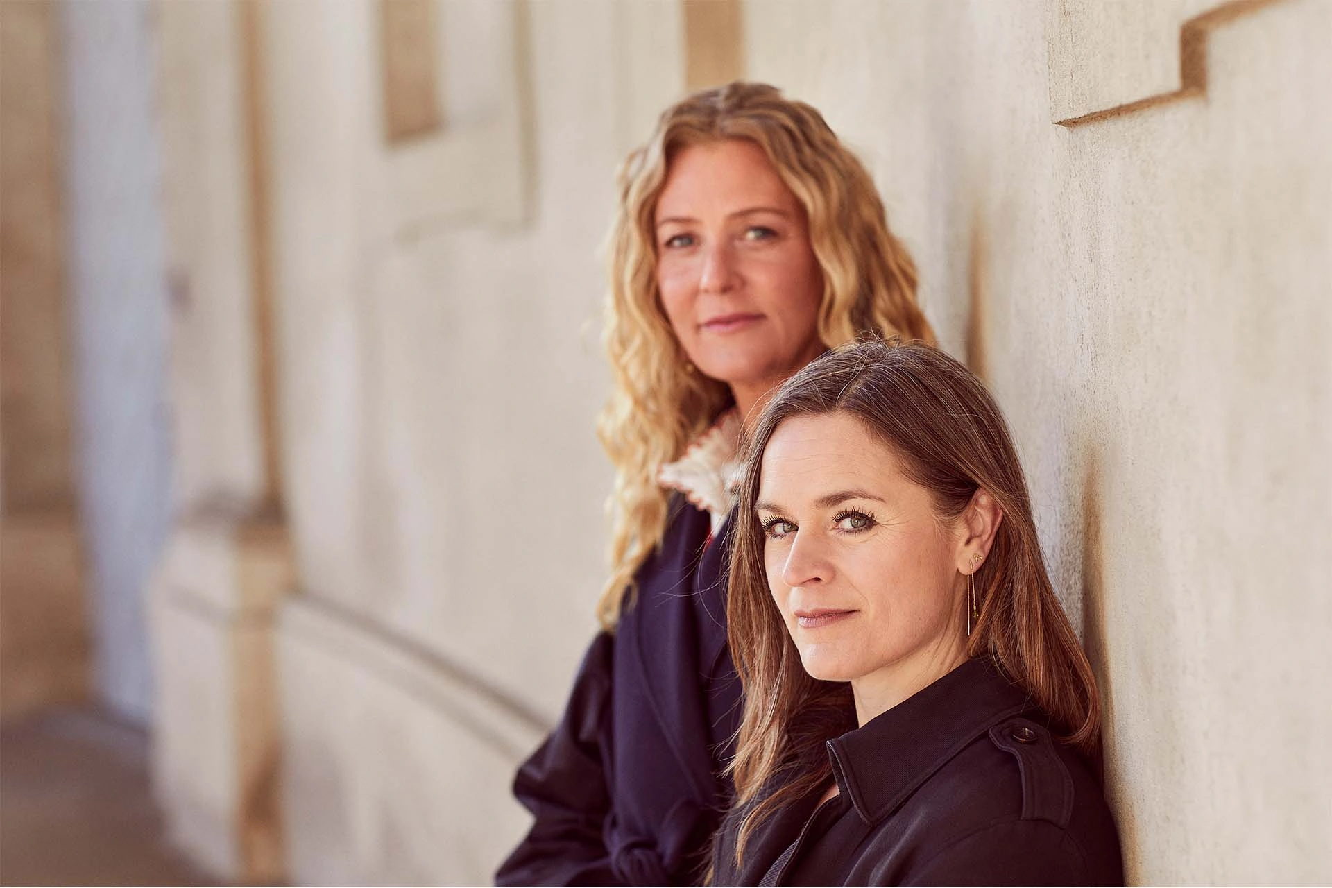Louise Dinesen og Vibeke Lunding Gregersen er værter på Lederstof.dk's podcast Lederhjerne
