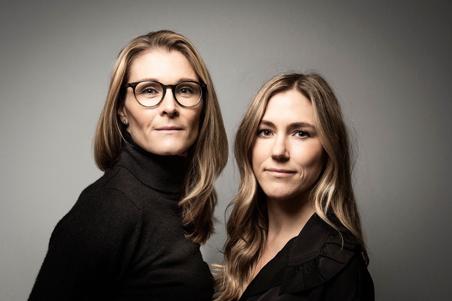 Lotta Borg Skoglund og Martina Nelson står sammen