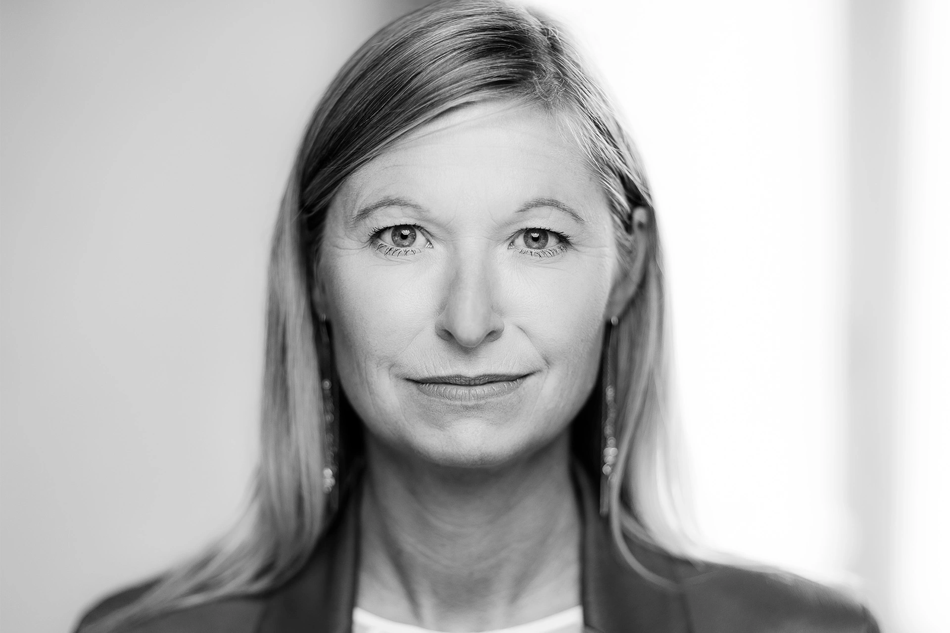 Sort-hvidt portræt af Louise Sparf