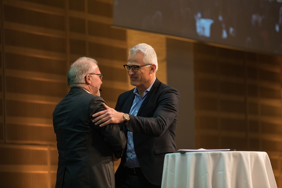 Mads Nipper modtager prisen som Årets Leder 2019