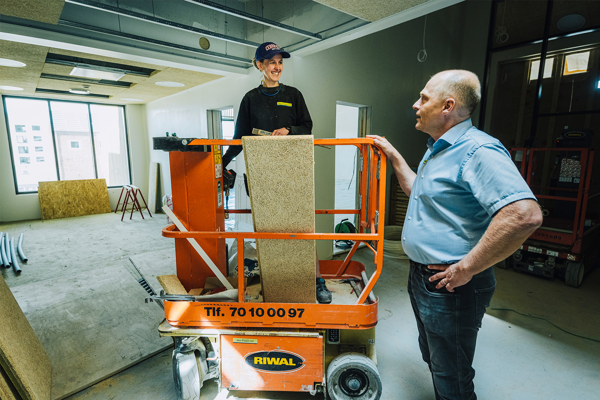 Martin Skou Heidemann og medarbejder Sidsel Boet på en byggeplads
