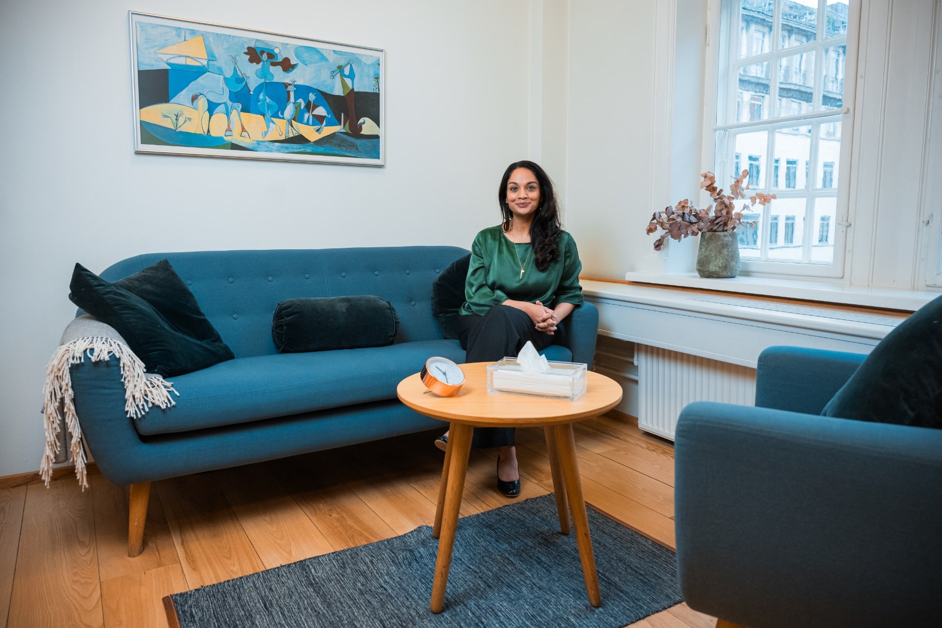 NeelaMariaSris001-1920x1280_landscape-min