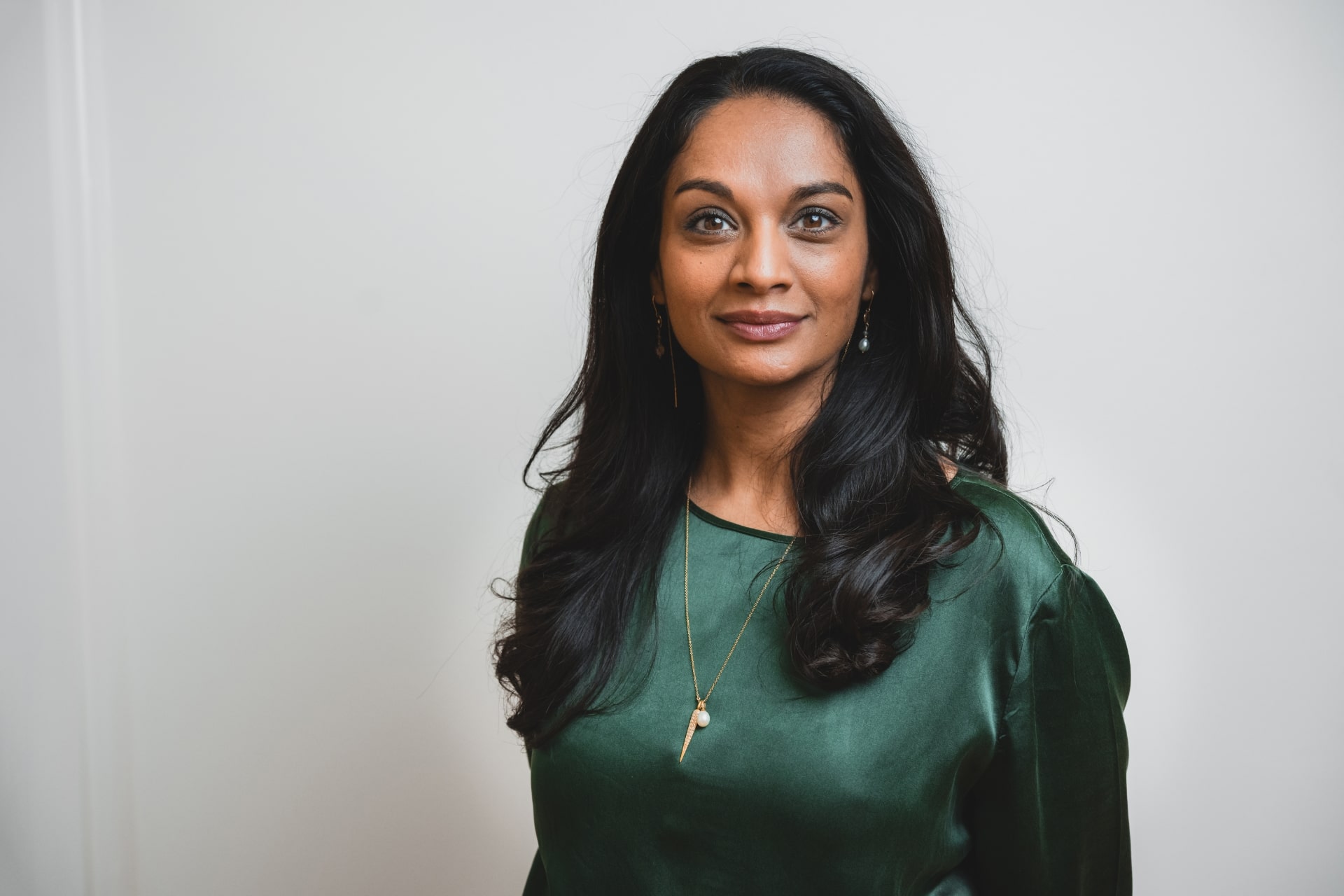 NeelaMariaSris009-1920x1280_landscape-min