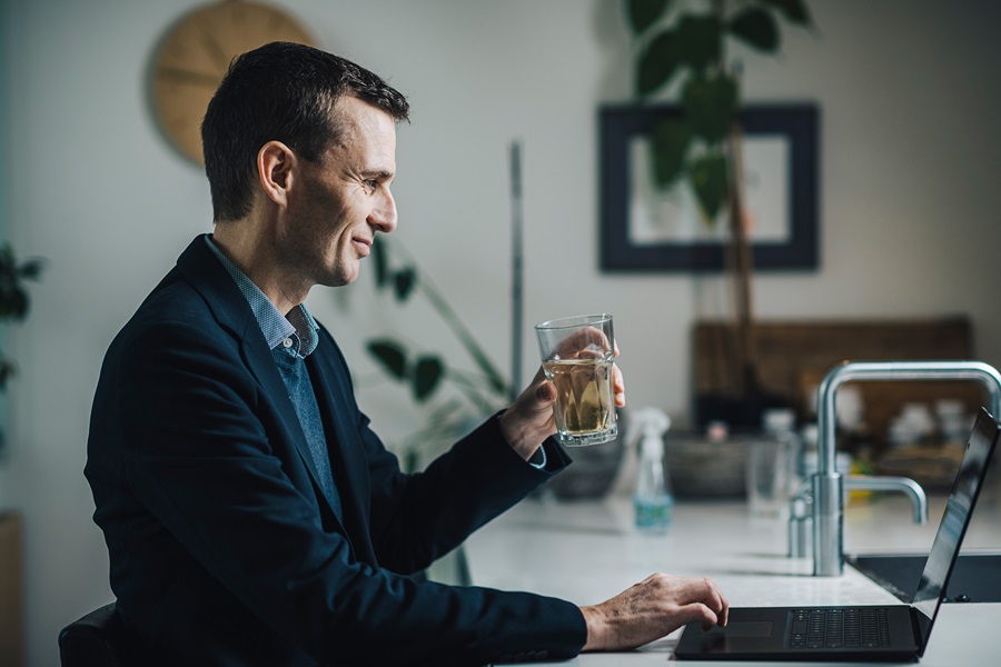 Rasmus Hougaard mener, at du som leder også skal kunne håndtere medarbejderes personlige problemer