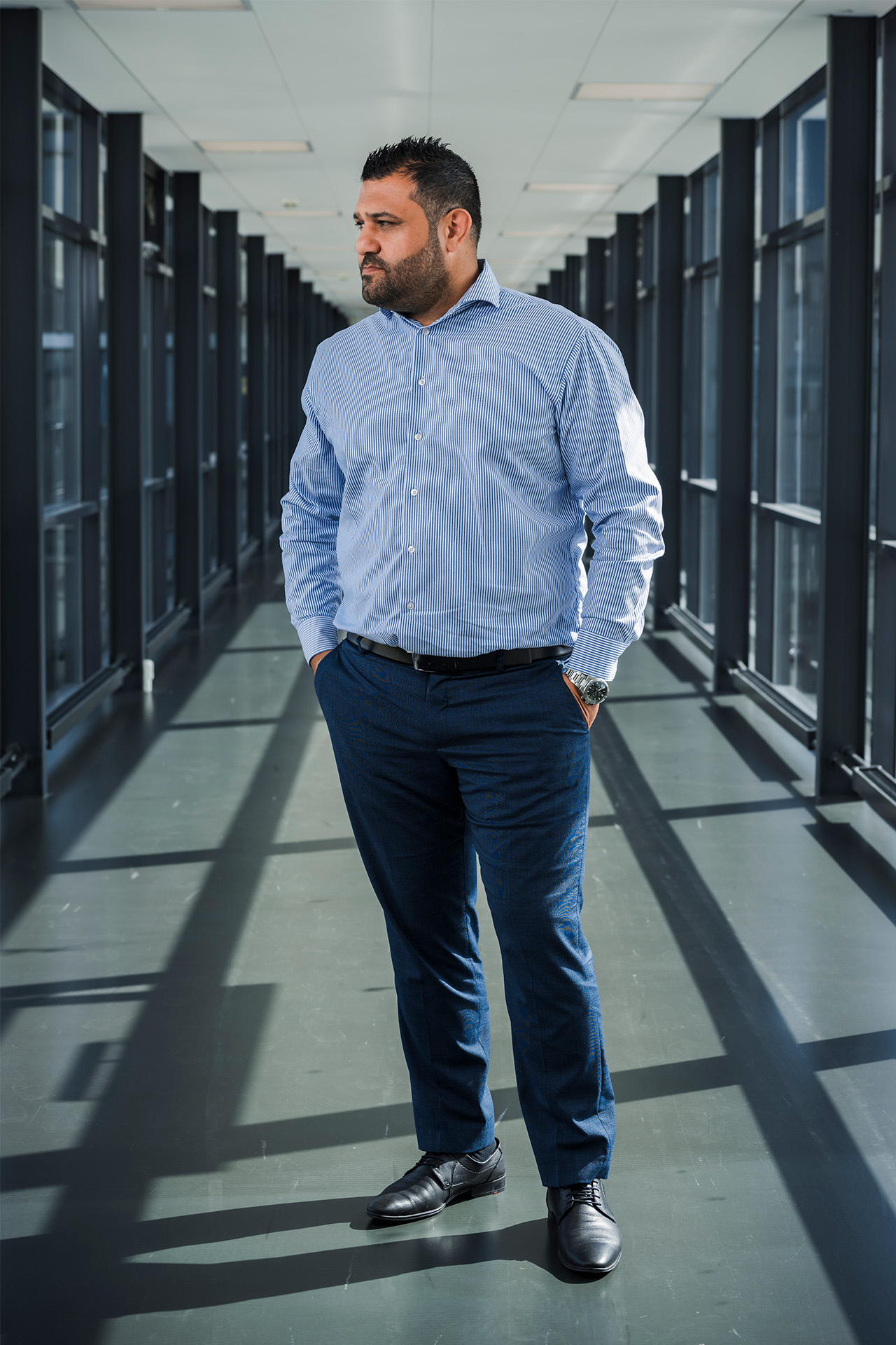 Braw Bakir går på en gang