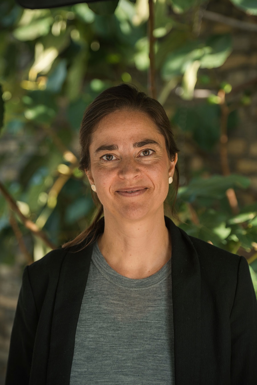 Eva Secher kigger ind i kameraet