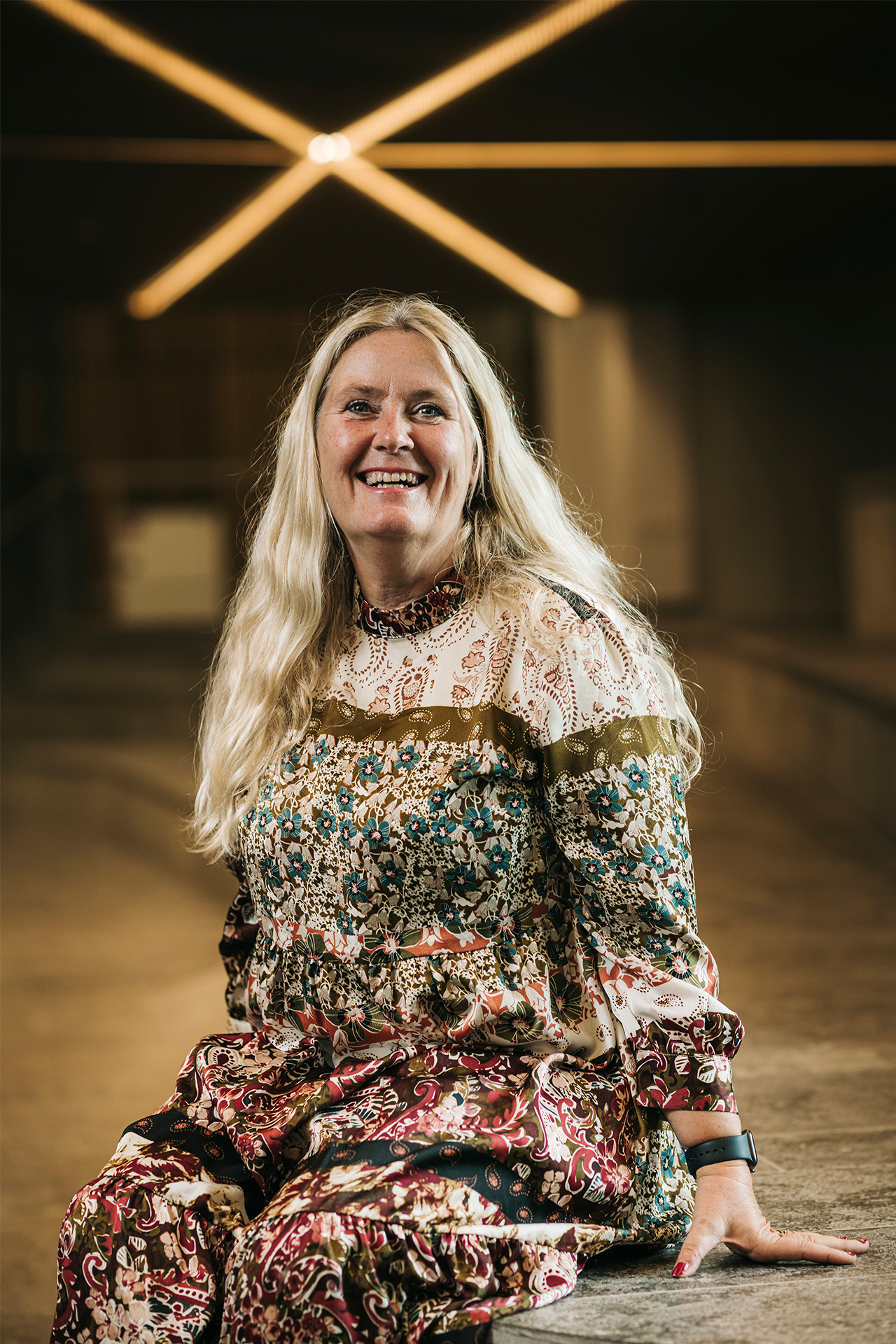 Marianne Foldberg Steffensen sidder og smiler