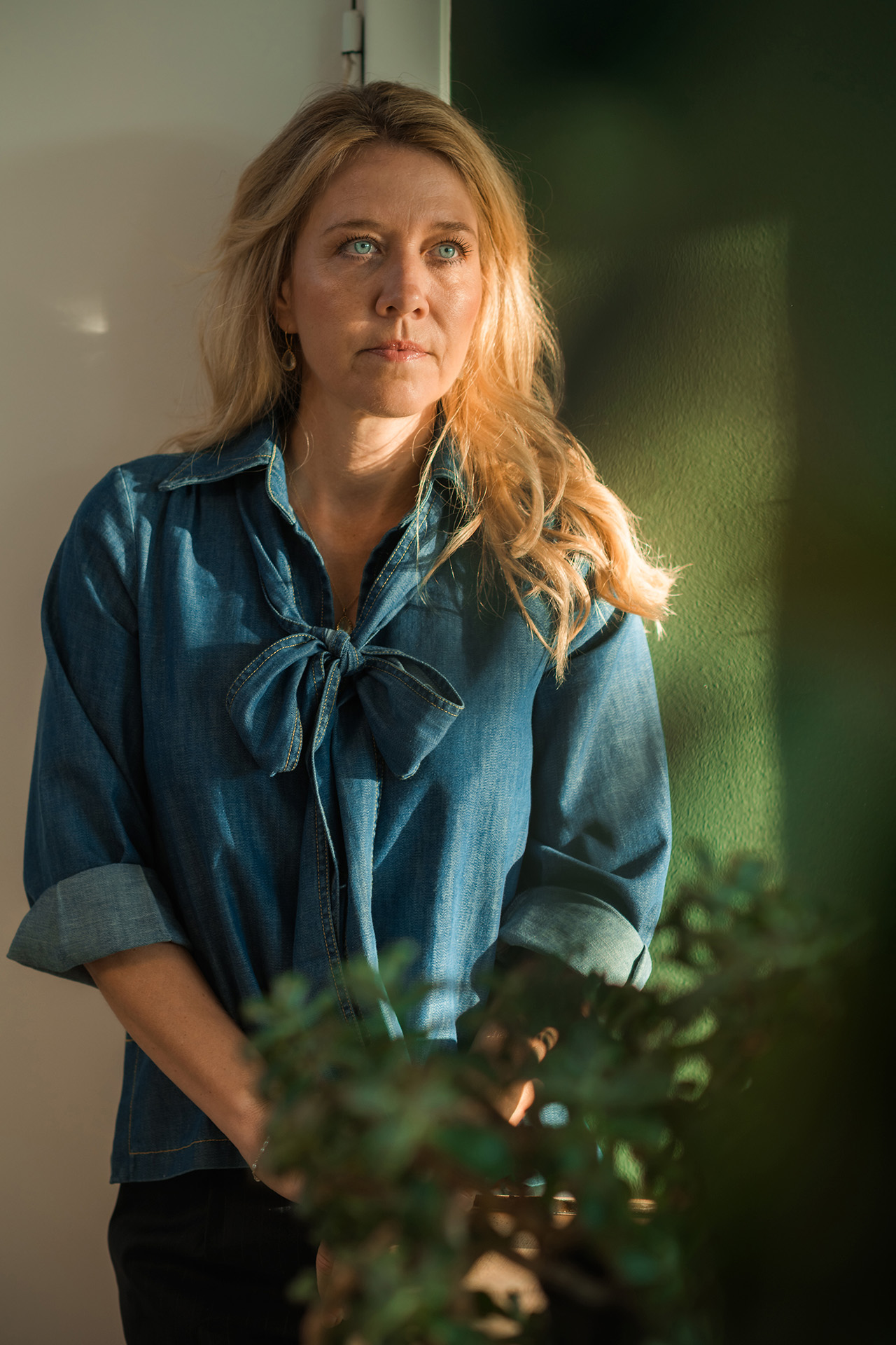 Mette Bertelsen Fredsgaard kigger ind i kameraet