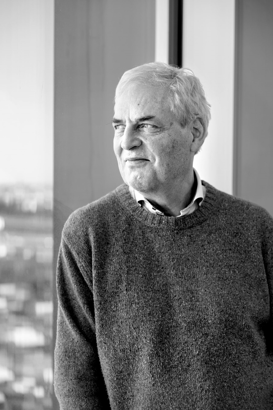 MichaelHolmKontrast-1280x1920_portrait--2-min