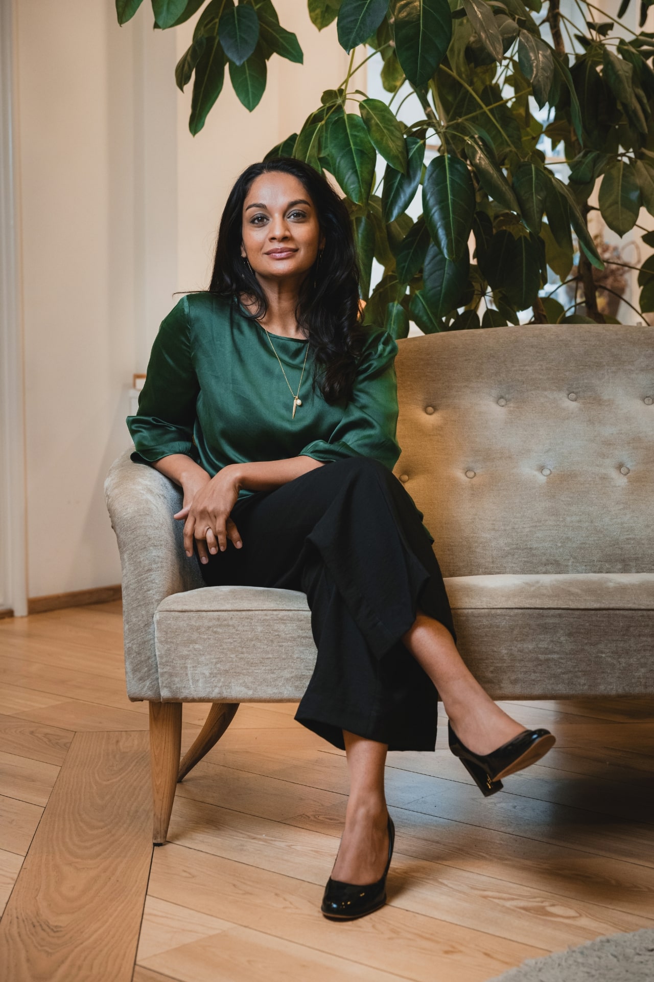 NeelaMariaSris004-1280x1920-_portrait-min