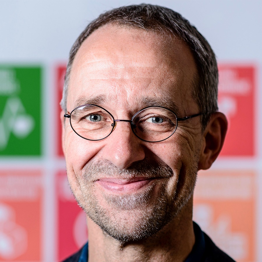 Thomas Ravn-Pedersen er CEO for Verdens Bedste Nyheder og var en af hovedtalerne til Ledernes konference Bæredygtig Ledelse