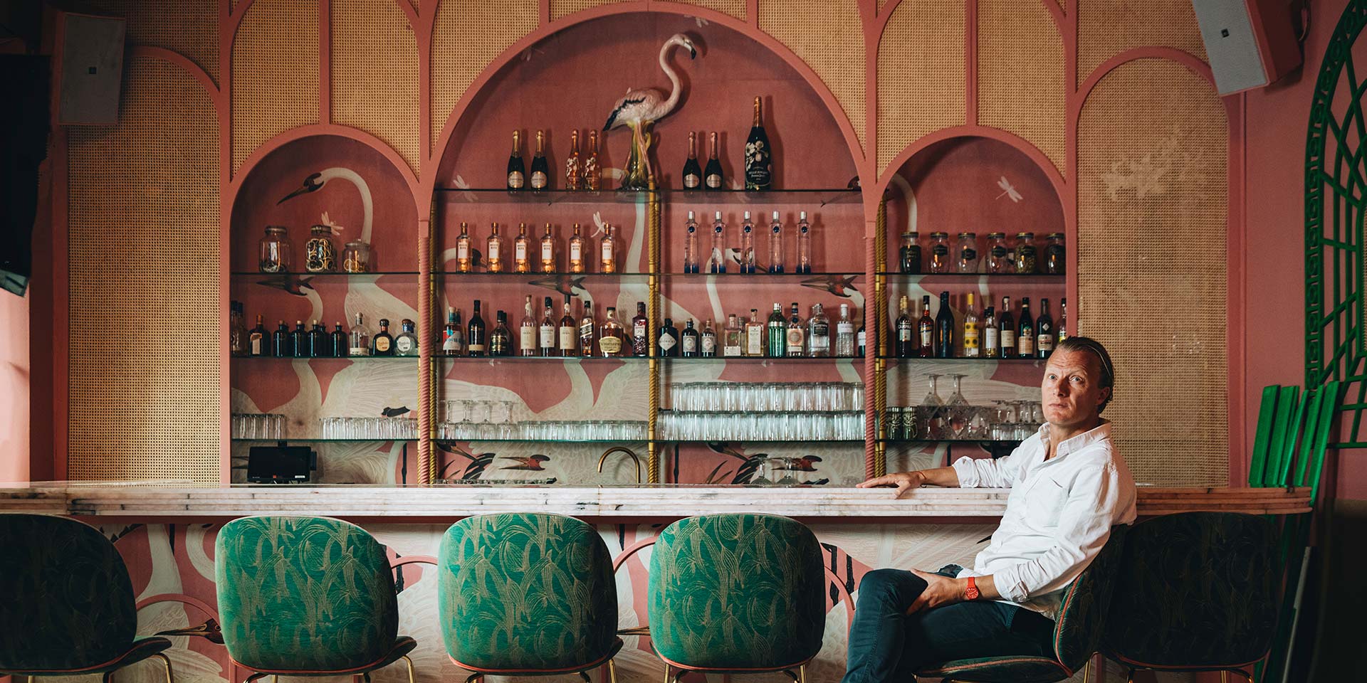 Adam Falbert er stifter, medejer og administrerende direktør i Rekom, Nordens største barkoncern