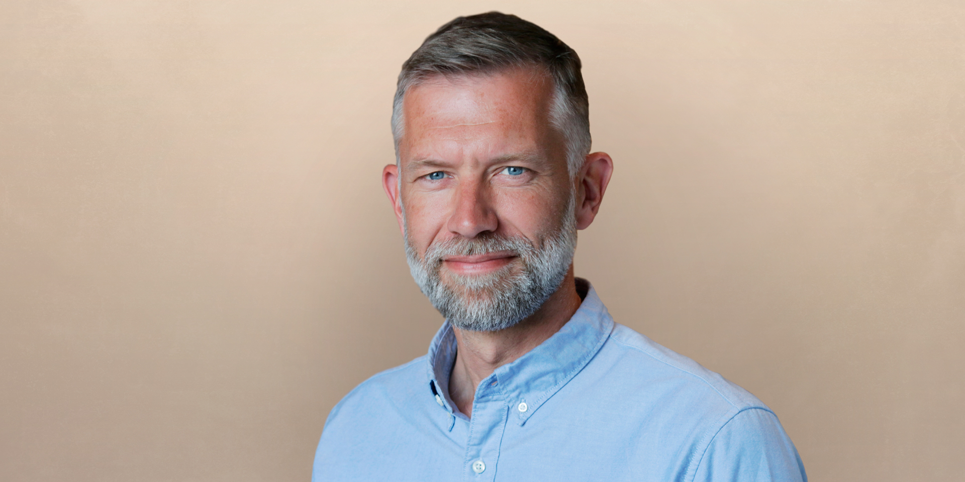 Anders Hvass er chefredaktør på Lederstof.dk og er vært på podcasten Ledelse Med Vilje