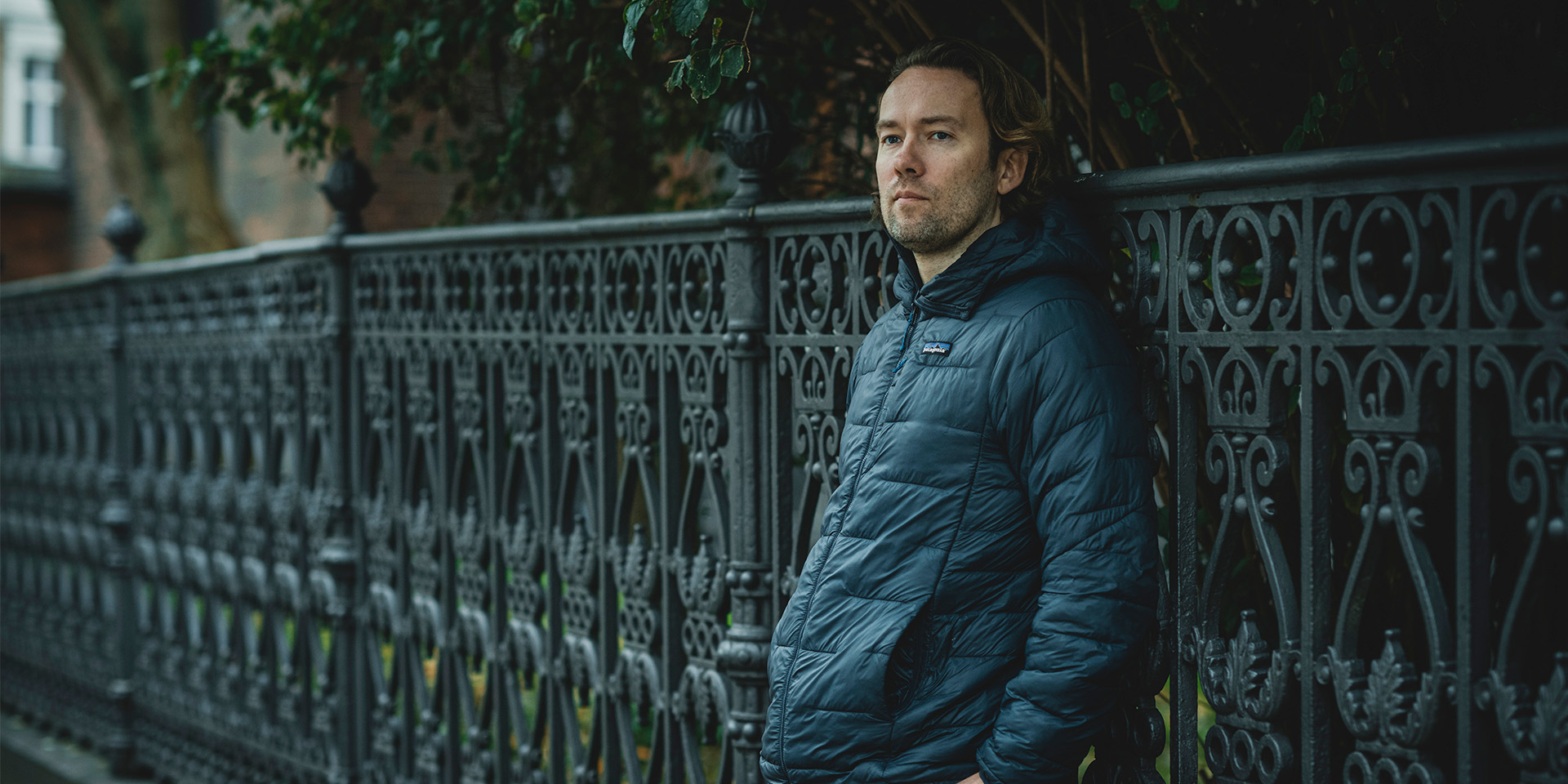 David Heinemeier læner sig op ad et rækværk