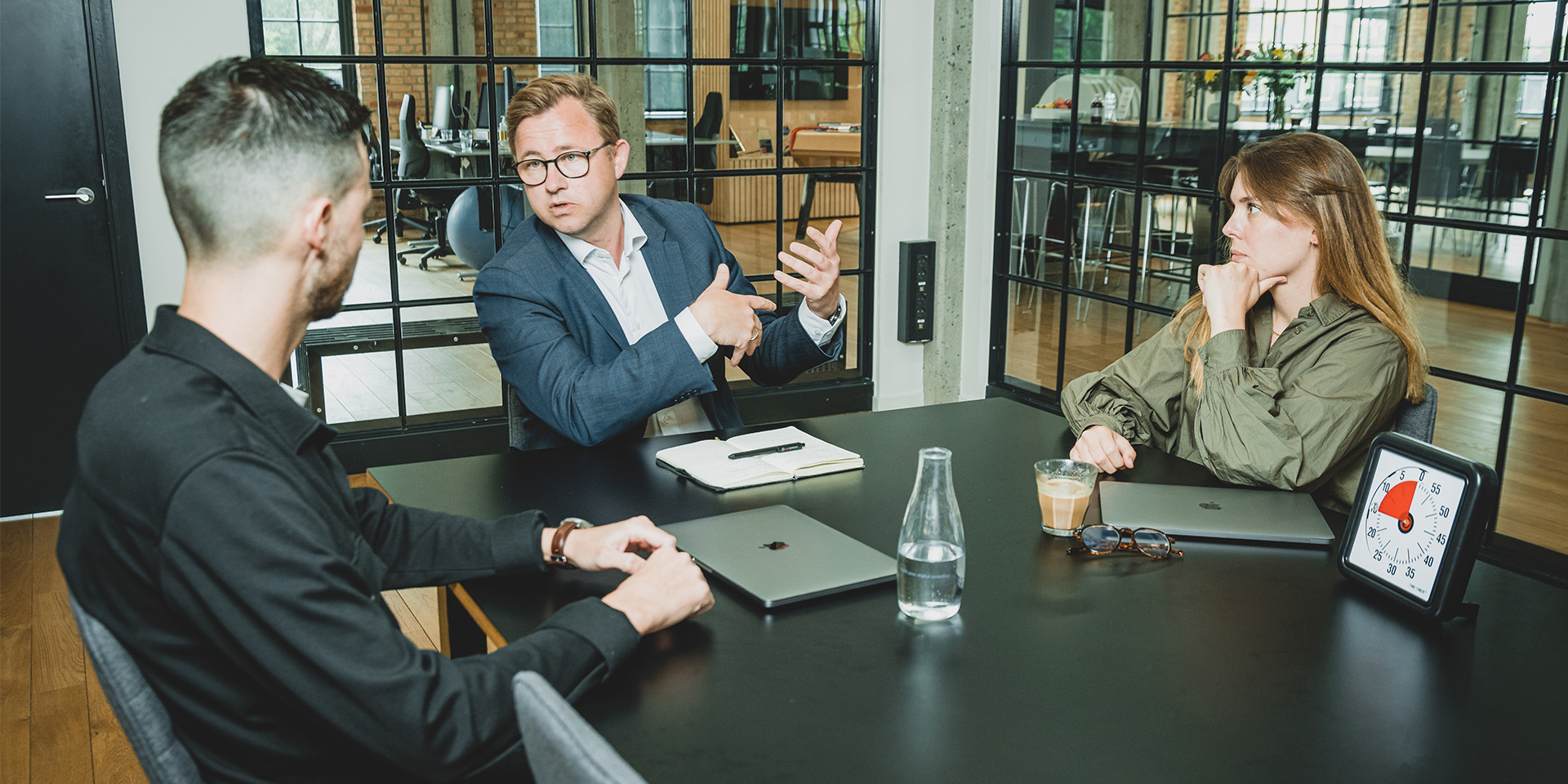 Henrik Stenmann og medarbejdere til møde