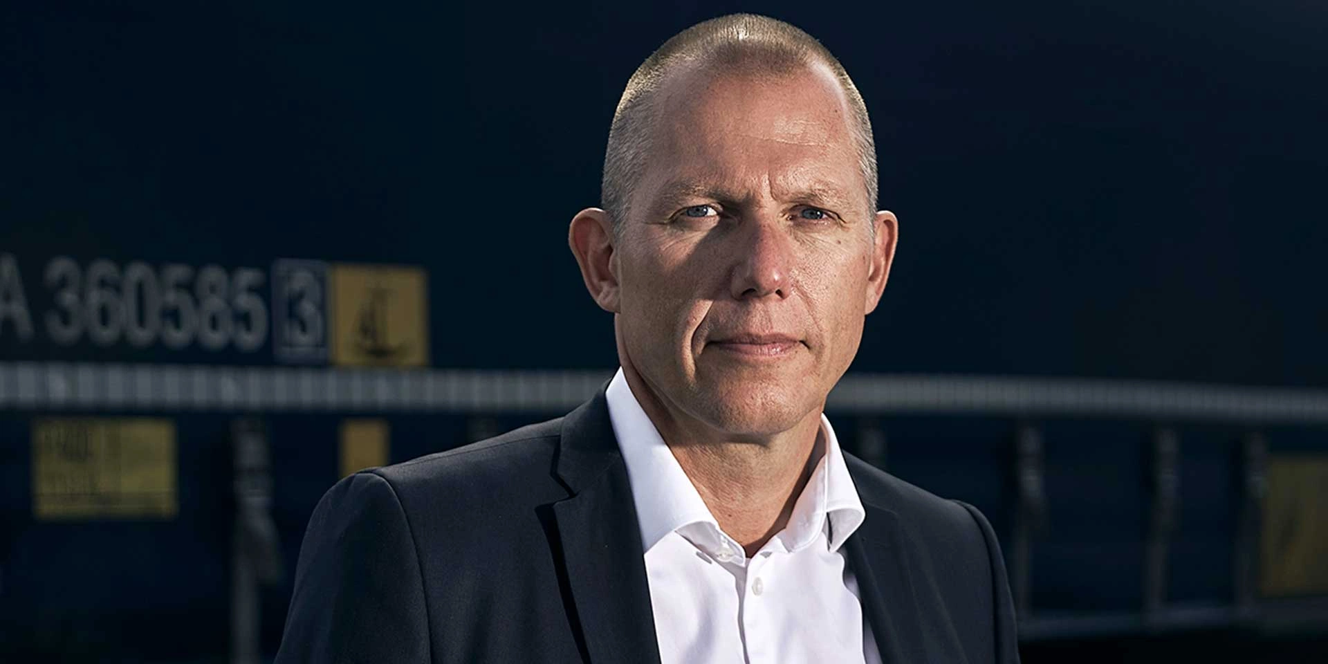Jens Bjørn Andersen er administrerende direktør for hele DSV og er gæst i Lederstof.dk's podcast Ledelse med Vilje
