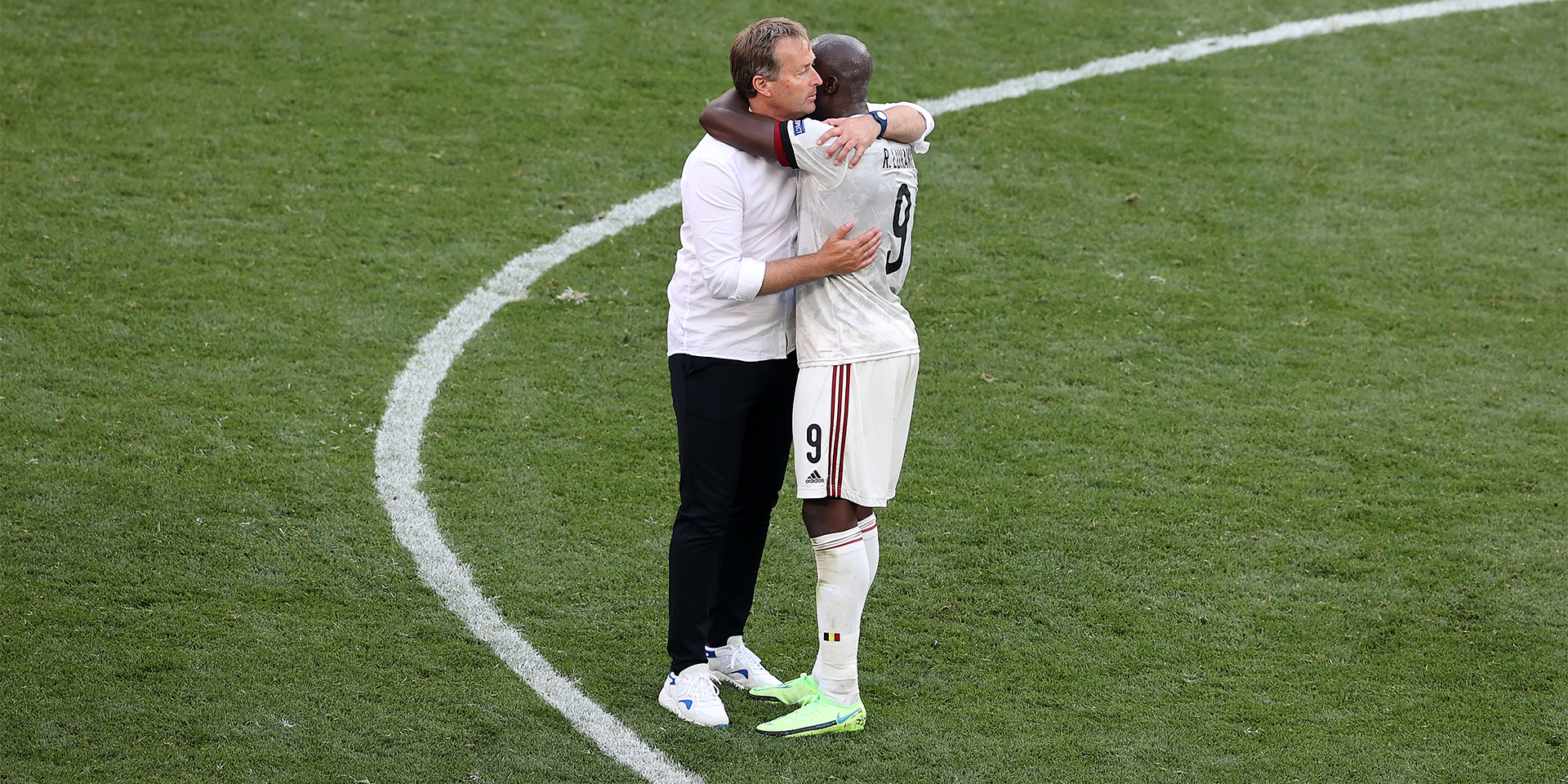 Herrelandsholdets træner, Kasper Hjulmand, er kåret til Årets Leder 2021.