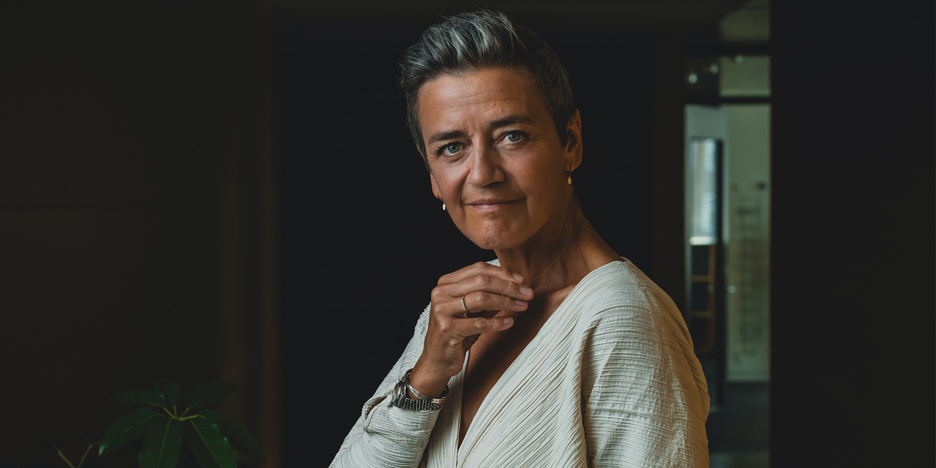 Magrethe Vestager holder sin halskæde