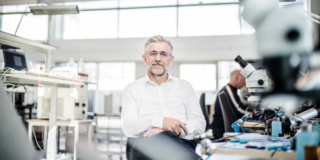 Niels Buus har trodset generthed og står i dag som en ambitiøs og passioneret direktør for rumfartseventyret Gomspace